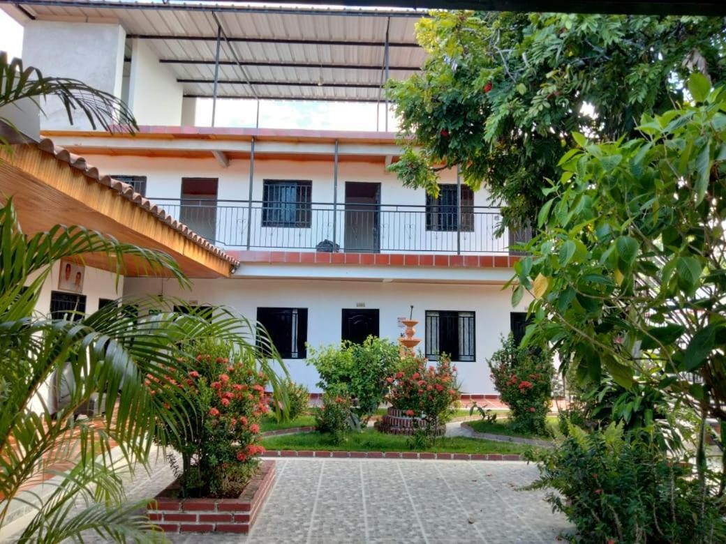 Hotel Colonial *